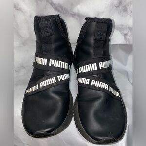 Wmns Defy Mid 'Matte Black' Puma training shoes size US9